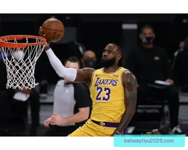 詹姆斯凌晨抵达迈阿密出战热火 追平帕里什历史纪录在即